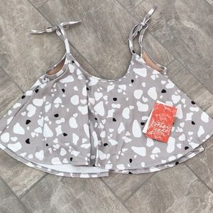 Kortni Jeane Medium Swing Top Tan Abstract NWT